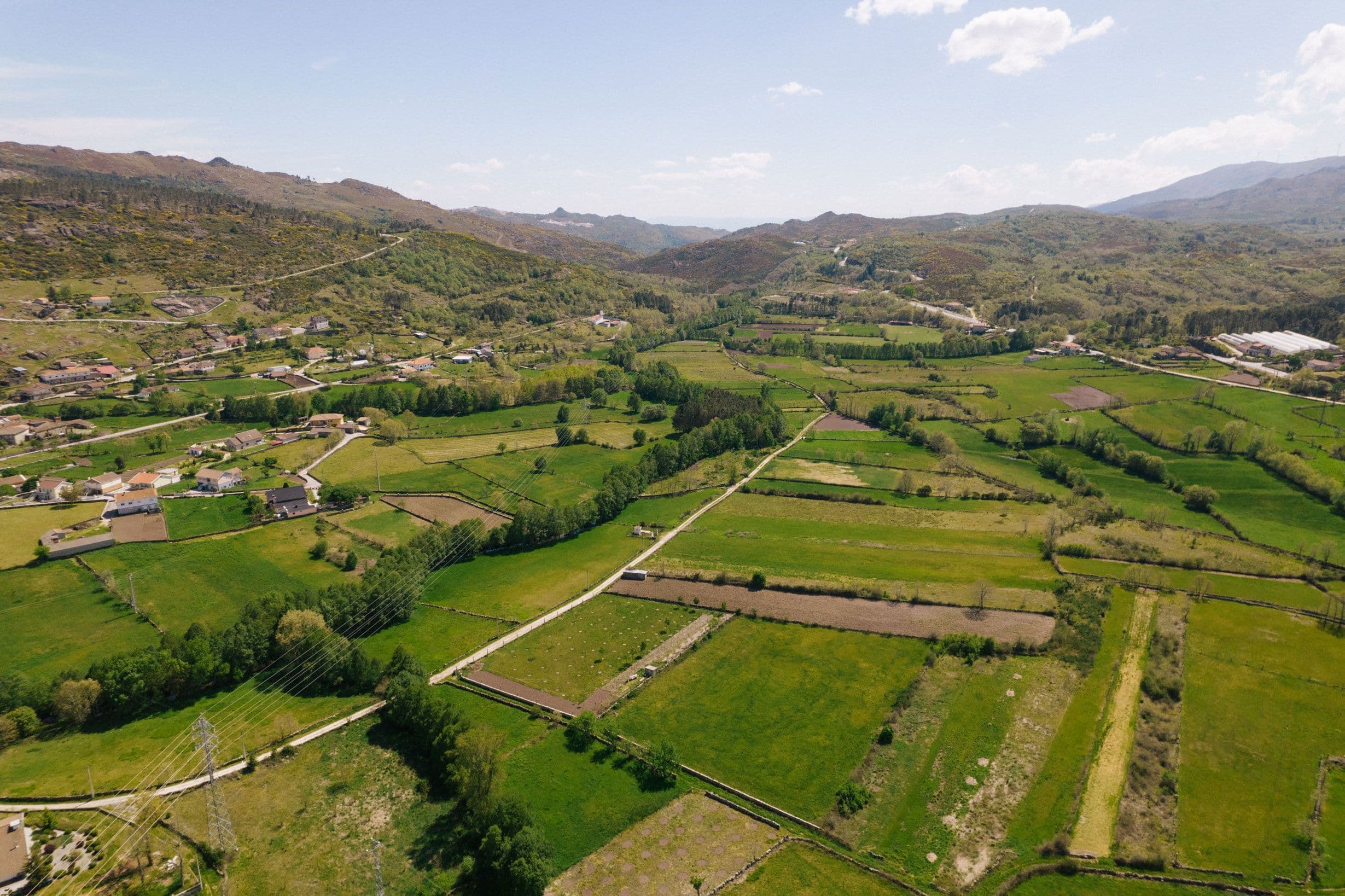 Vista aérea de diversos tipos de terrenos